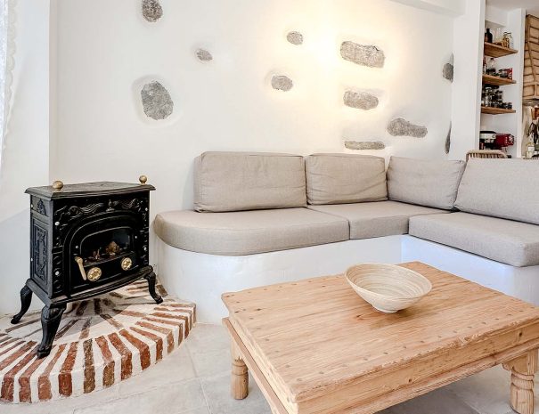 Living room opening onto the private terrace in Guesthouse 2