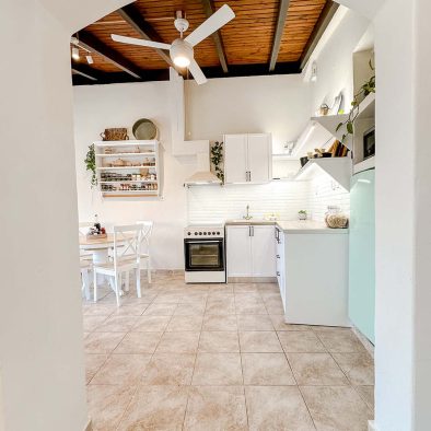 Bright kitchen and dining area in Mountain Bliss Guesthouse 1