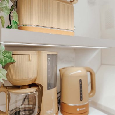 Kitchen appliances in Mountain Bliss Guesthouse 3