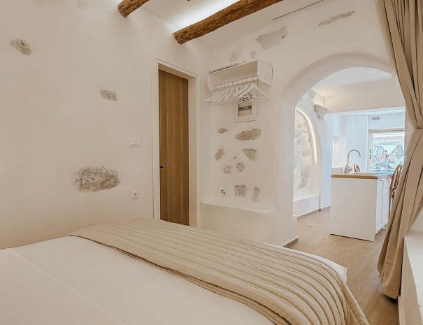 Natural stone interior details in Mountain Bliss Guesthouse 3