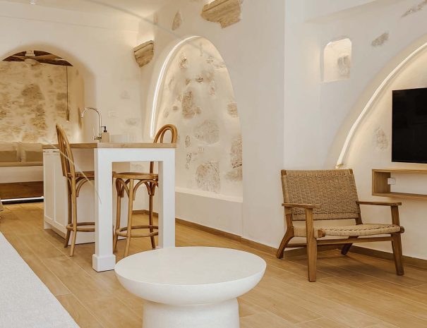 Open plan kitchen and living space in Mountain Bliss Guesthouse 3